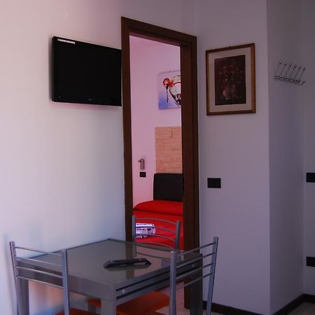 Appartamenti Corneliani II Сирмионе Екстериор снимка