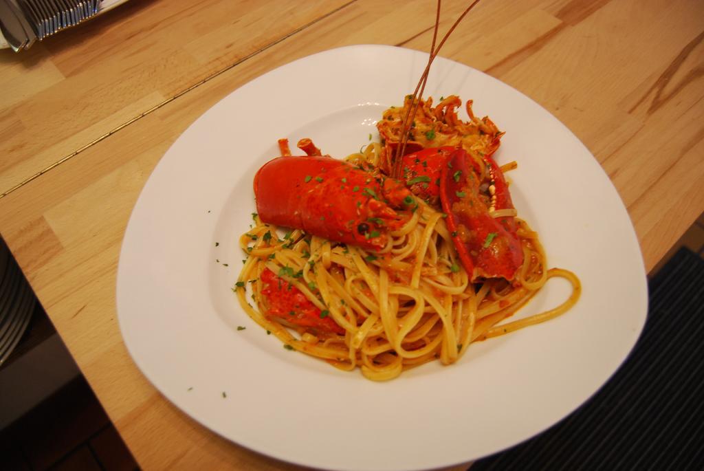 Appartamenti Corneliani II Сирмионе Екстериор снимка